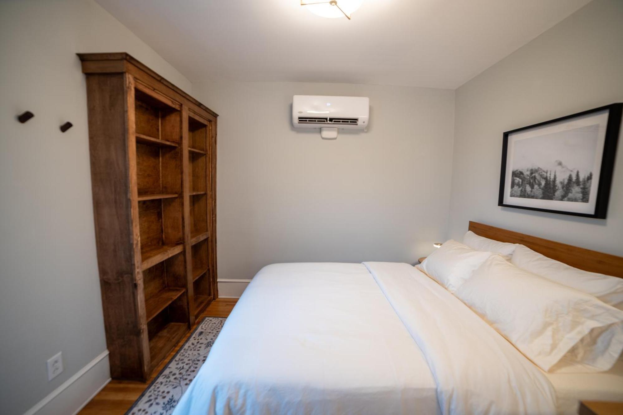 Apartment In The Heart Of Main Street *