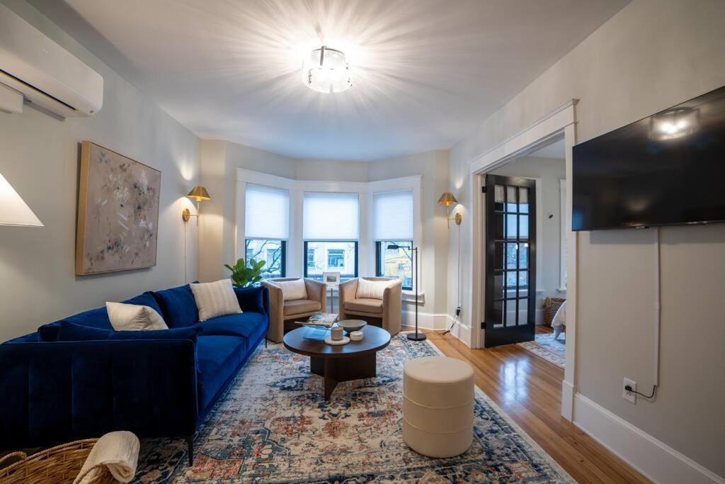 Apartment In The Heart Of Main Street *